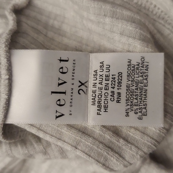 VELVET by Graham & Spencer Light Gray Ribbed Top - Picture 13 of 14
